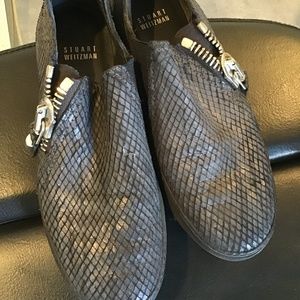 Stuart Weitzman black slip on snake print shoes 7N